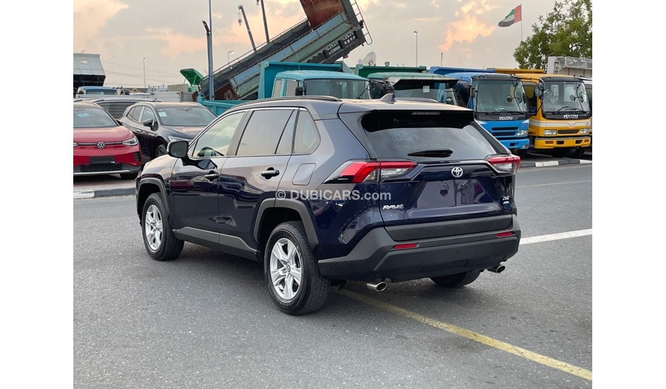 Toyota RAV4 2019 TOYOTA RAV4 XLE 4x4
