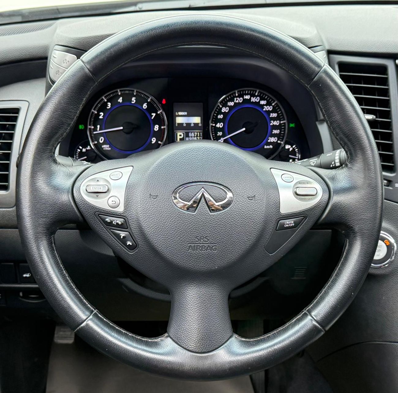 إنفينيتي QX70 2019 Infiniti QX70 Limited, Warranty, Full Infiniti Service History, Excellent Condition, GCC