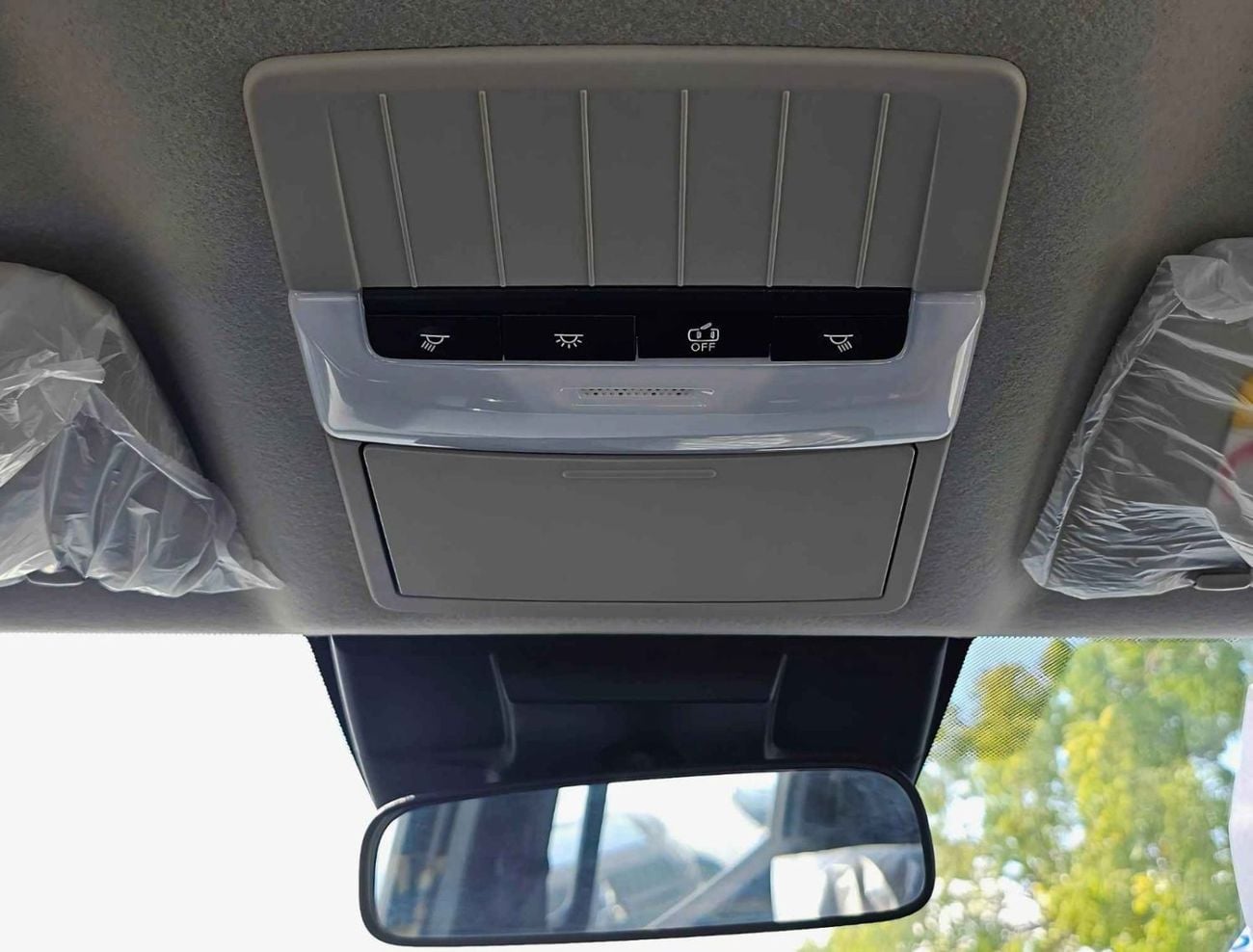 ميتسوبيشي L200 GLX 2.4L PETROL / M/T / SIDE STICKER / 4WD / (CODE # GLXP)