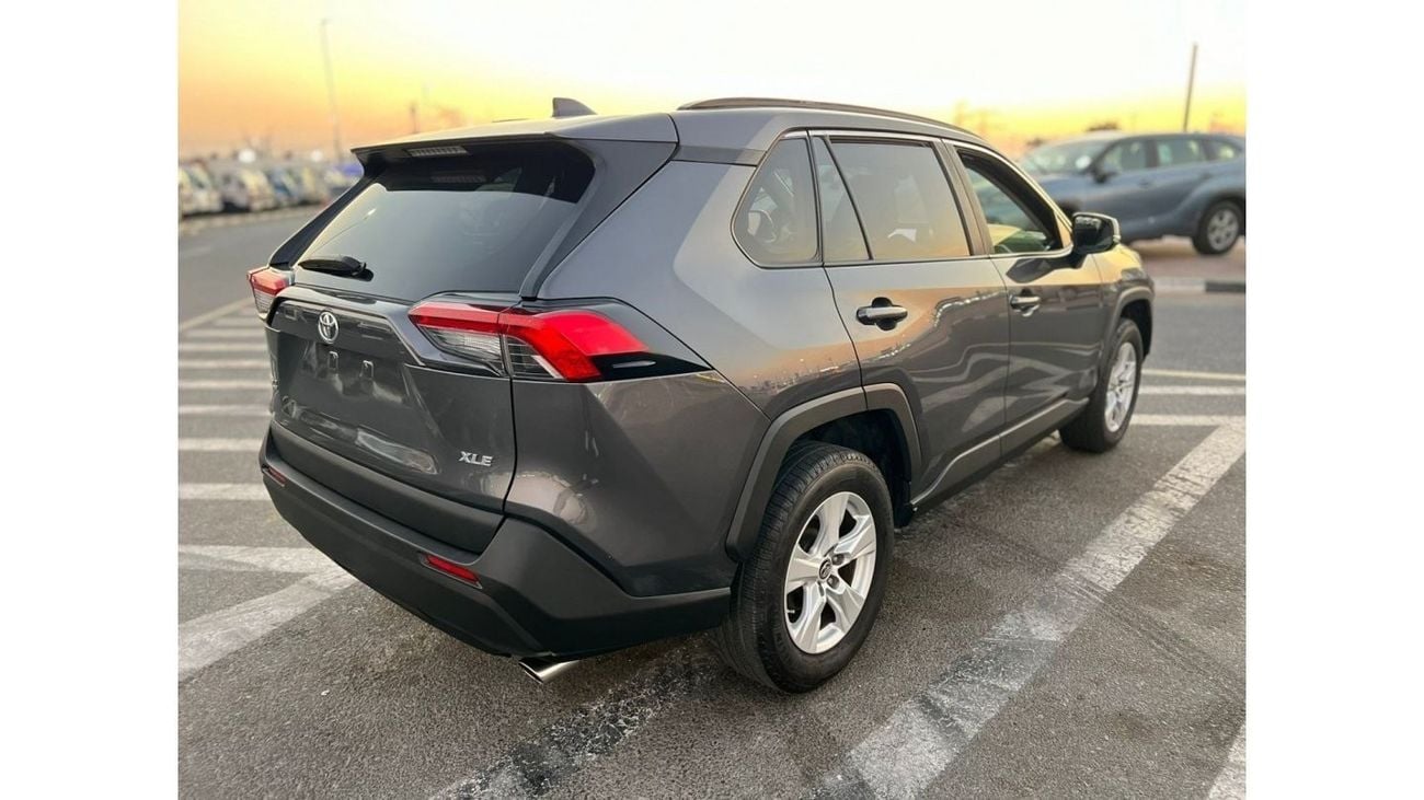 تويوتا راف ٤ 2019 Toyota Rav4 XLE // SUNROOF // 2.5L V4 / UAE PASS