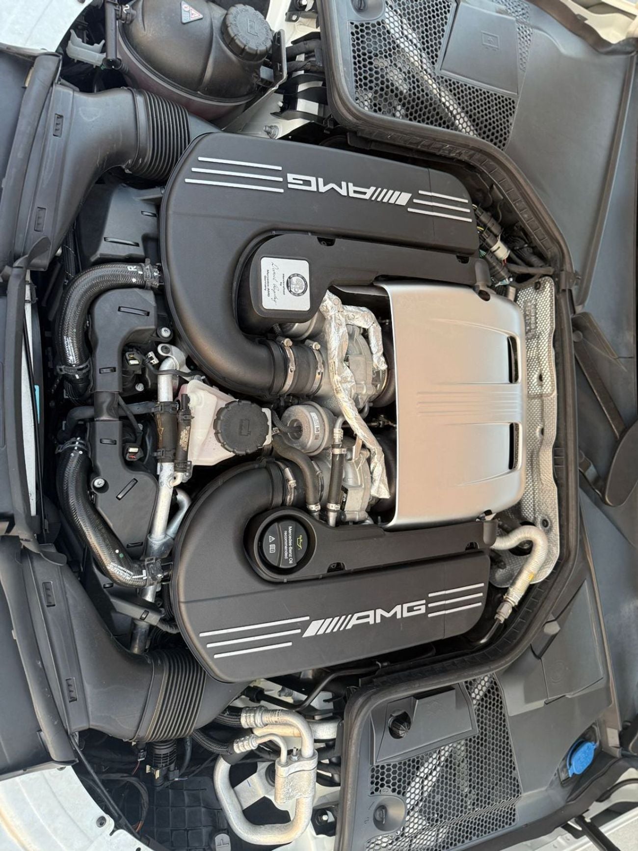 Mercedes-Benz C 63 AMG MERCEDES C 63 AMG WHITE 2017