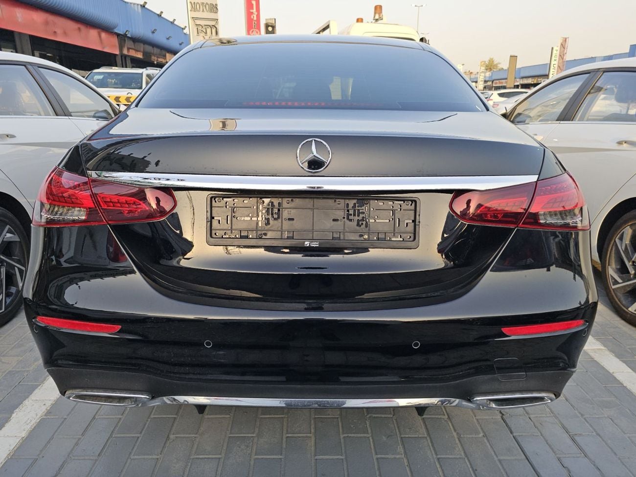 Mercedes Benz E200 PREMIUM Mercedes E200 Black 2.0L Turbo 2023 Model GCC