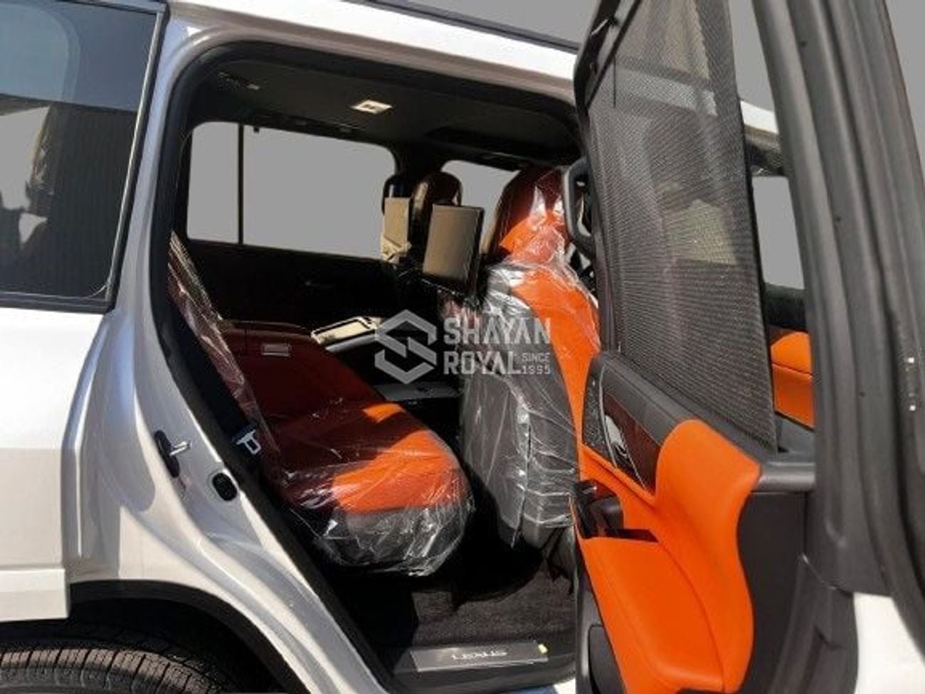 لكزس LX 700h VIP 3.5L HEV TWIN TURBO V6 VIP 4SEATS BLACK EDITION | AUTO PARKING | AT 4WD 2026MY
