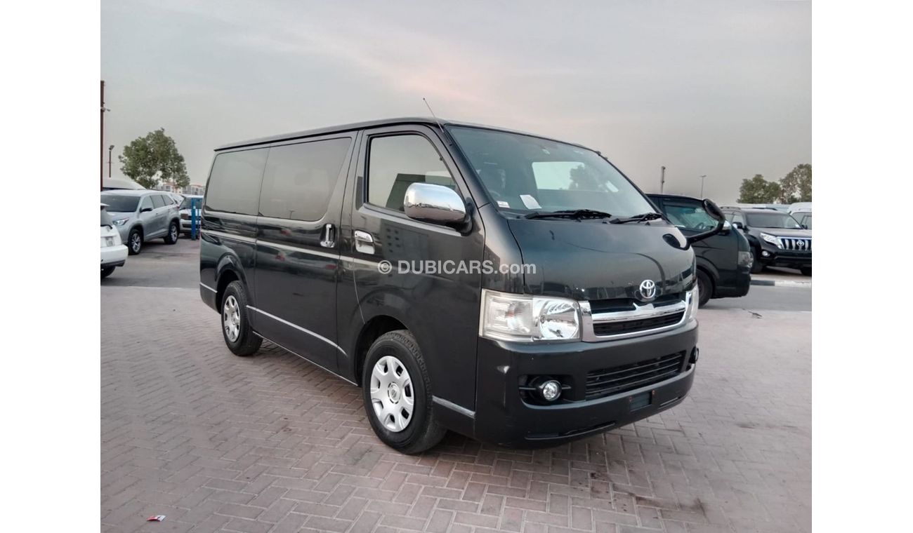 تويوتا هاياس TOYOTA HIACE VAN RIGHT HAND DRIVE (PM1621)