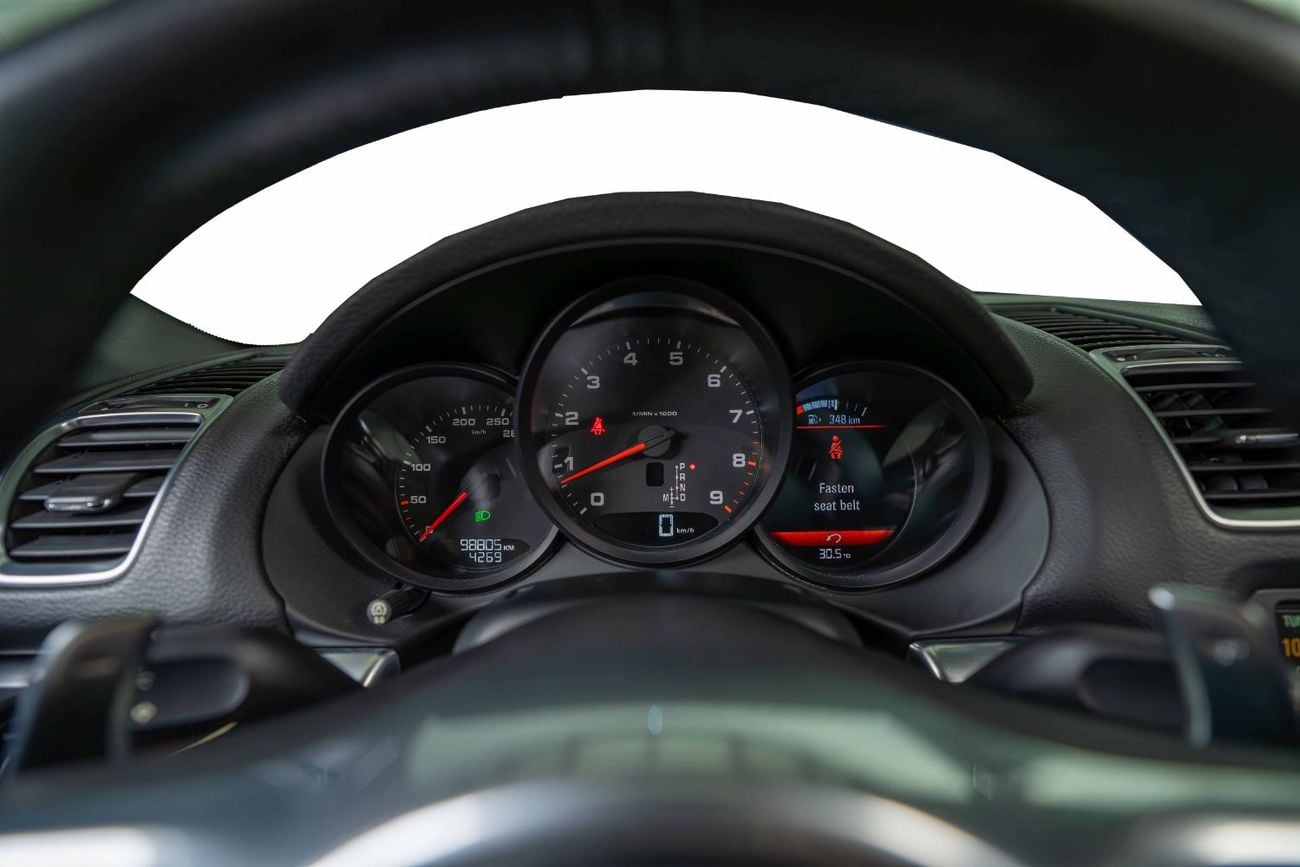 بورش بوكستر 718 Sport Chrono Package-Black Styling Package-Yellow Brake Callipers