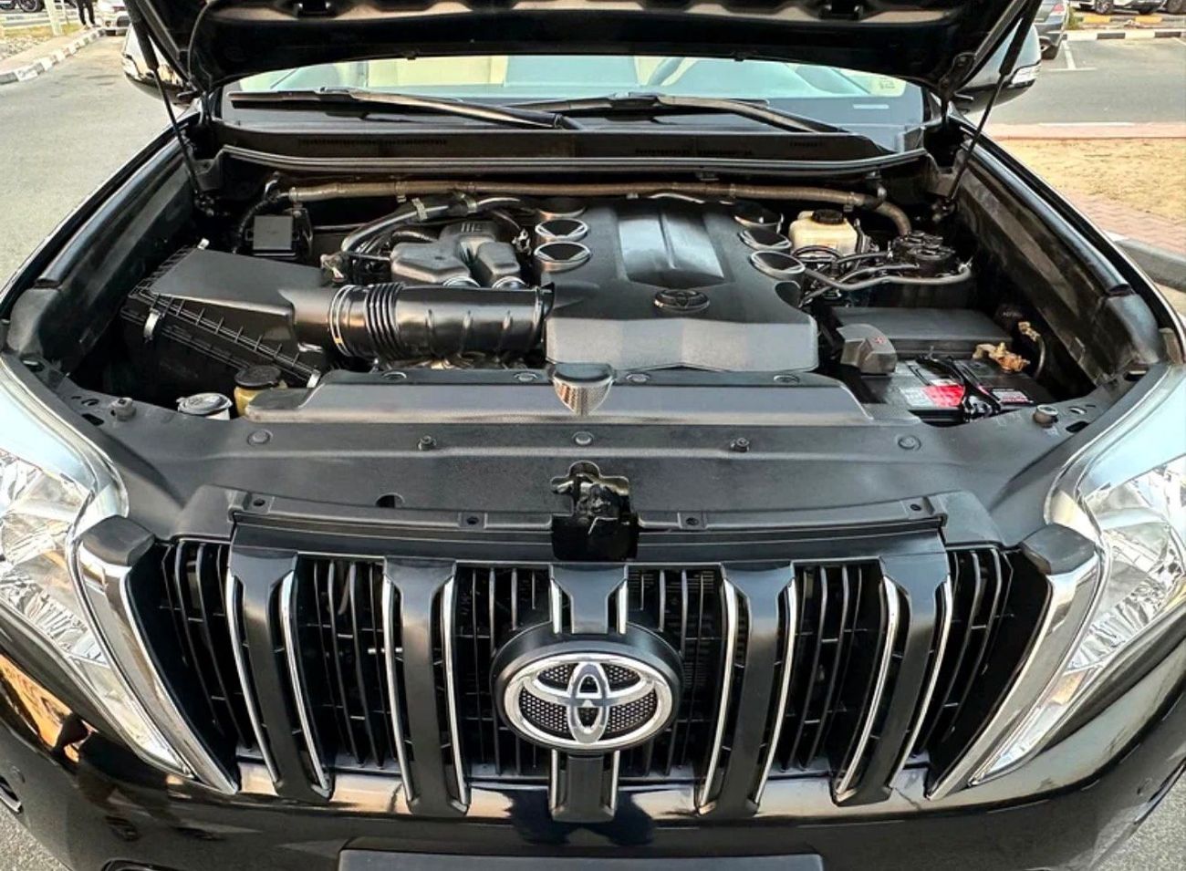 تويوتا برادو 2017 Model LHD Petrol Engine V6 Engine Car Is Very Clean And Perfect Condition