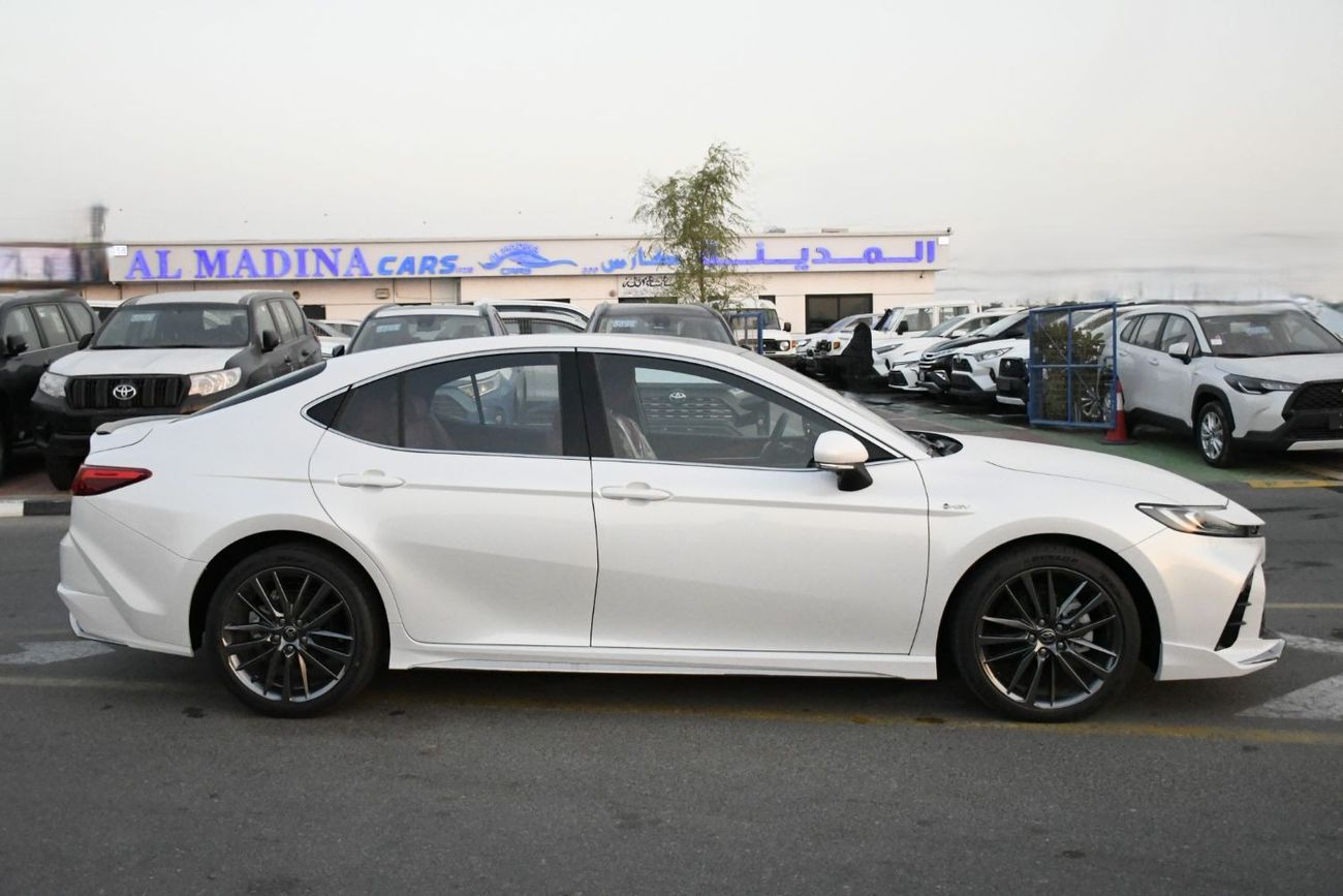 Toyota Camry 2024 Toyota Camry 2.0L HEV Sport Plus  Full option