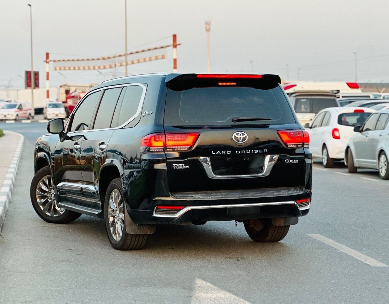 تويوتا لاند كروزر GXR 4.0L (271 HP) 4WD