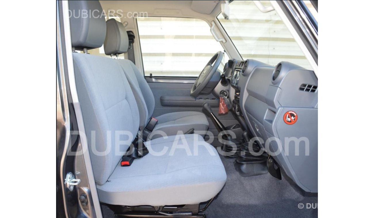 Toyota Land Cruiser Hard Top LX 4.0 PETROL 5 DOOR STD