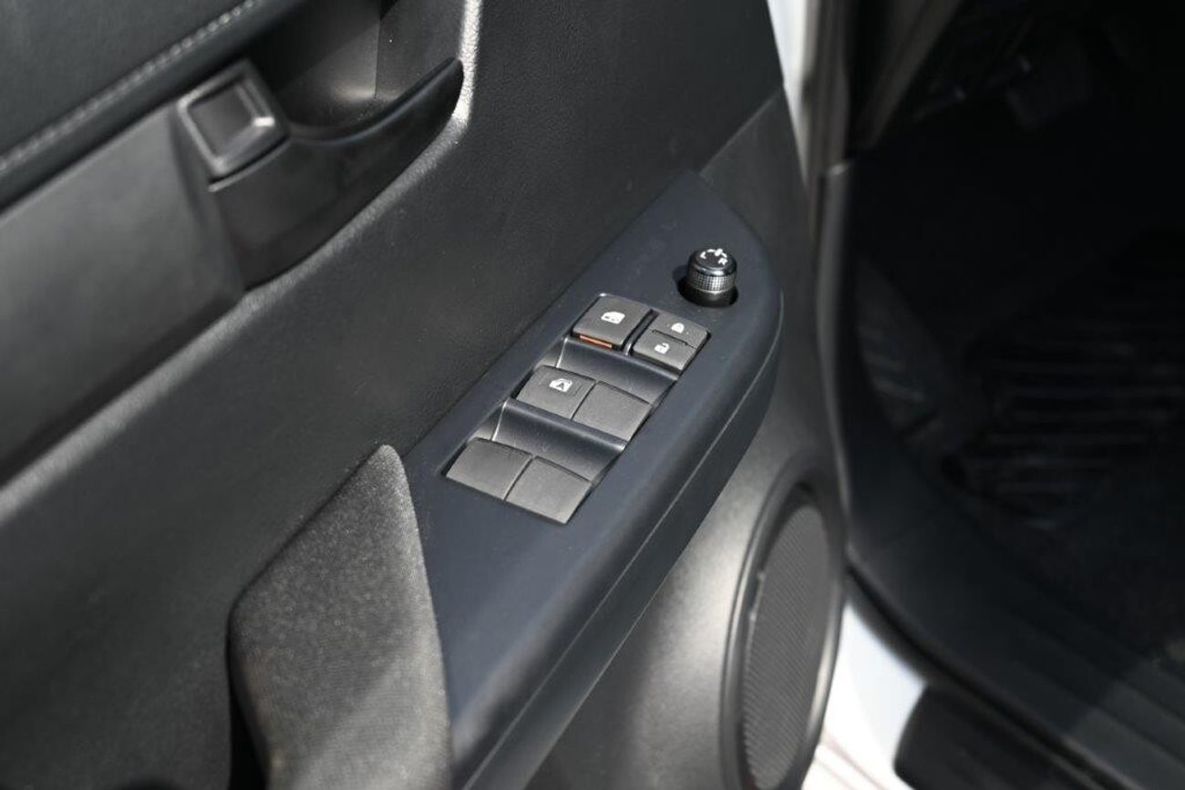 تويوتا هيلوكس 2.4L Diesel 4WD Automatic