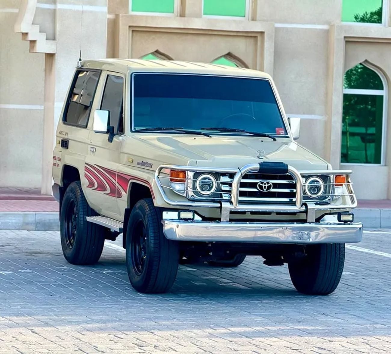 Toyota Land Cruiser تويوتا لاند كروزر ربع موديل خليجي جير عادي
