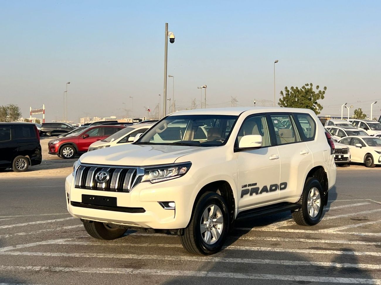 تويوتا برادو 2023  Toyota Prado TX 2.7L V4- AWD 4x4 - GCC - No Accedent - 2key - Rear CAM