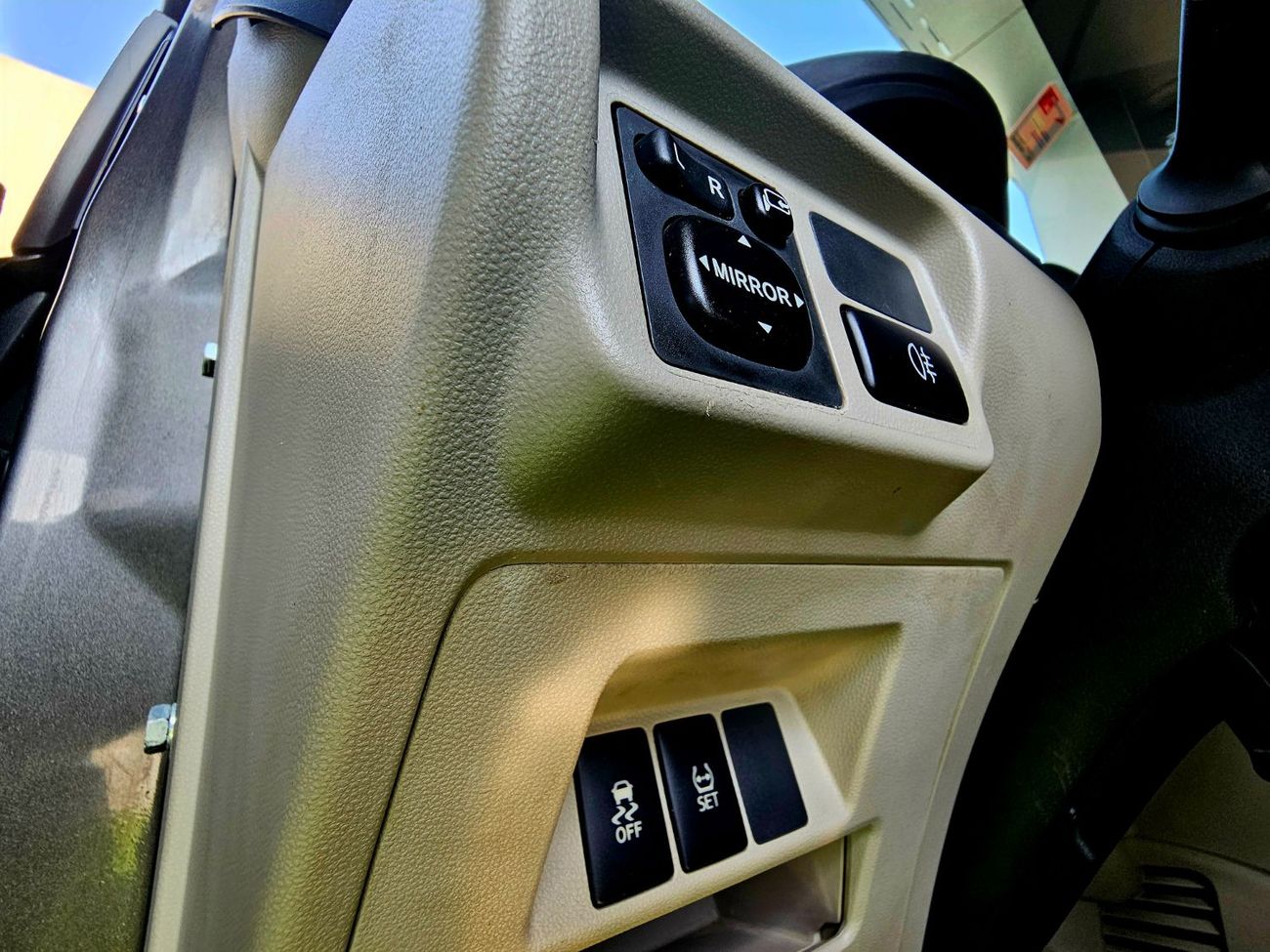 تويوتا أفانزا / PASSENGER 7 SEATS/ LOW MILEAGE