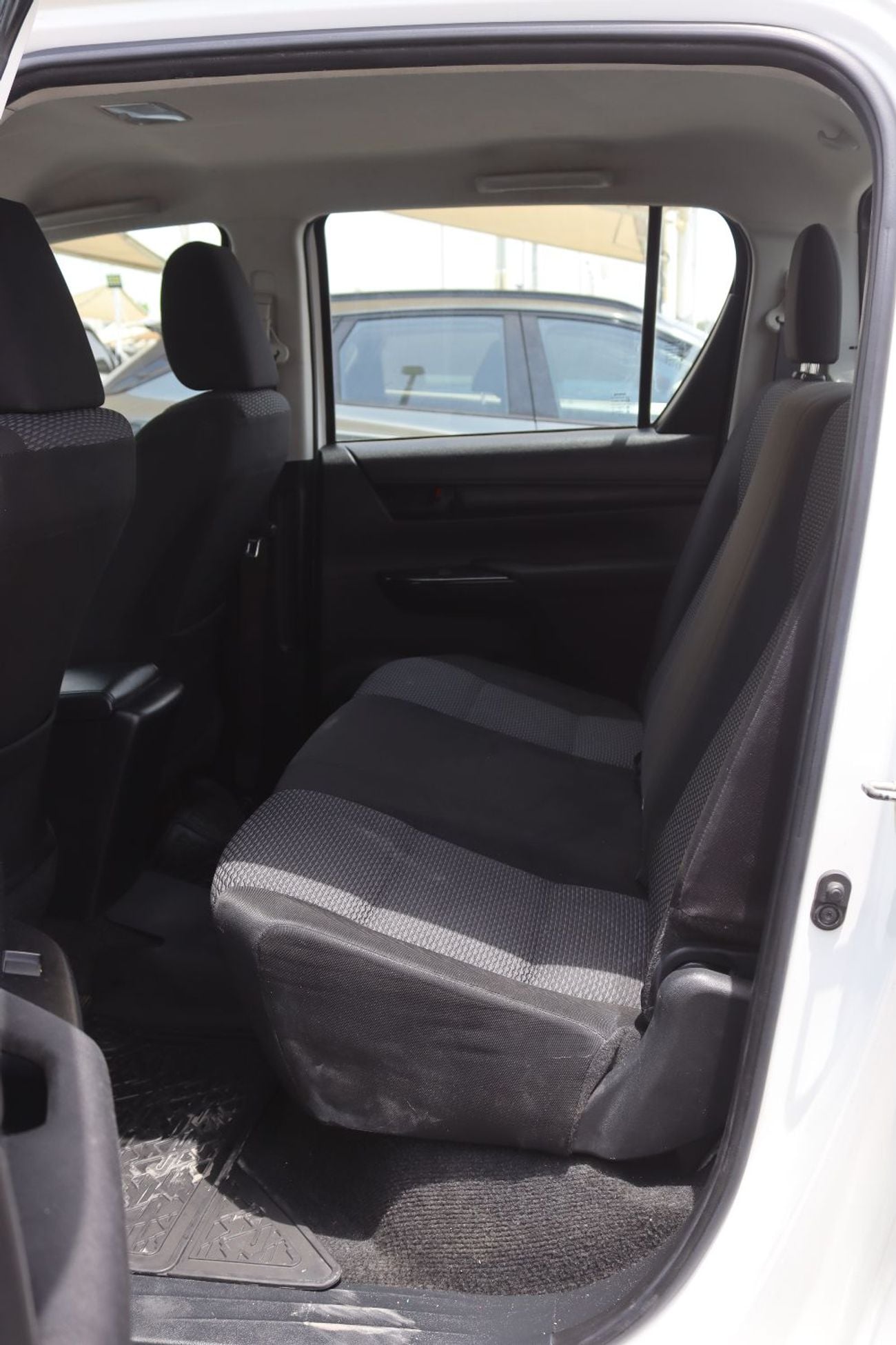 تويوتا هيلوكس تويوتا هيلوكس - 2020 - أتوماتك - خليجى - بدون حوادث- بمحرك 2.7 - دفع خلفى 2WD - بحاله ممتازه من الدا