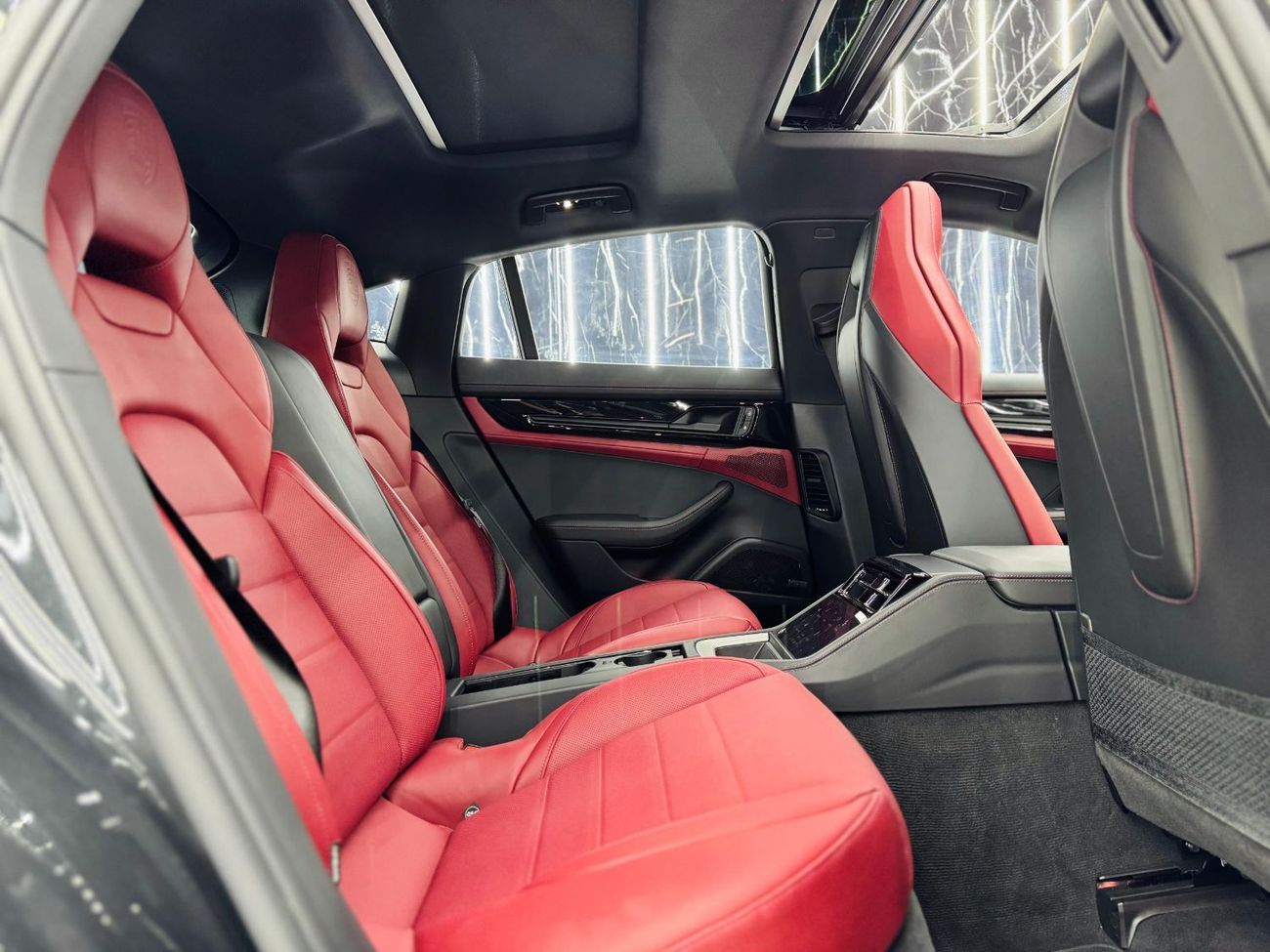 Porsche Panamera 2025 Porsche Panamera 4S E-Hybrid, 2029 Porsche Warranty, Just Been Serviced, Very Low Kms, GCC