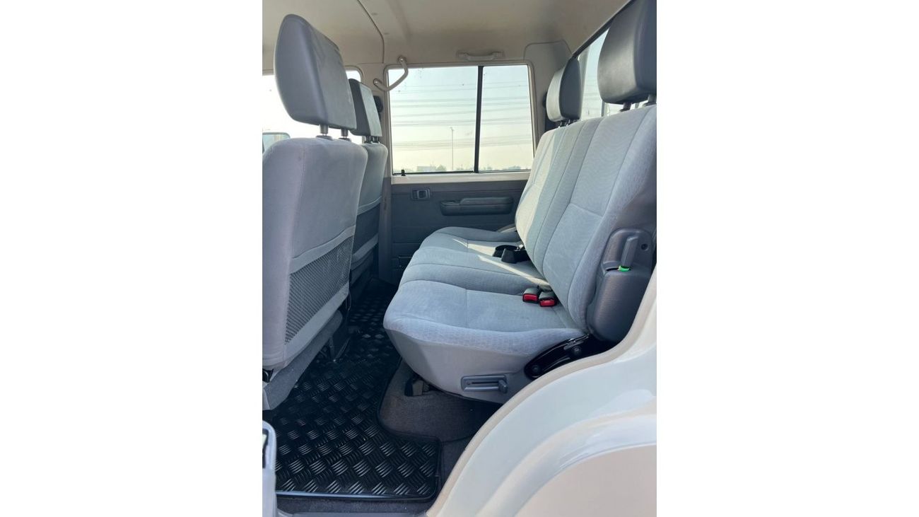 Toyota Land Cruiser Pick Up