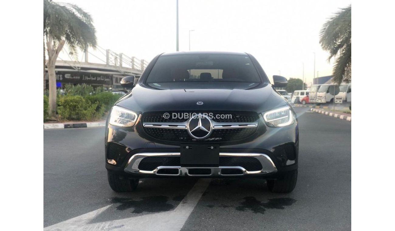 مرسيدس بنز GLC 300 2020 Mercedes-Benz GLC 300 4MATIC, 2.0L, GCC 0km