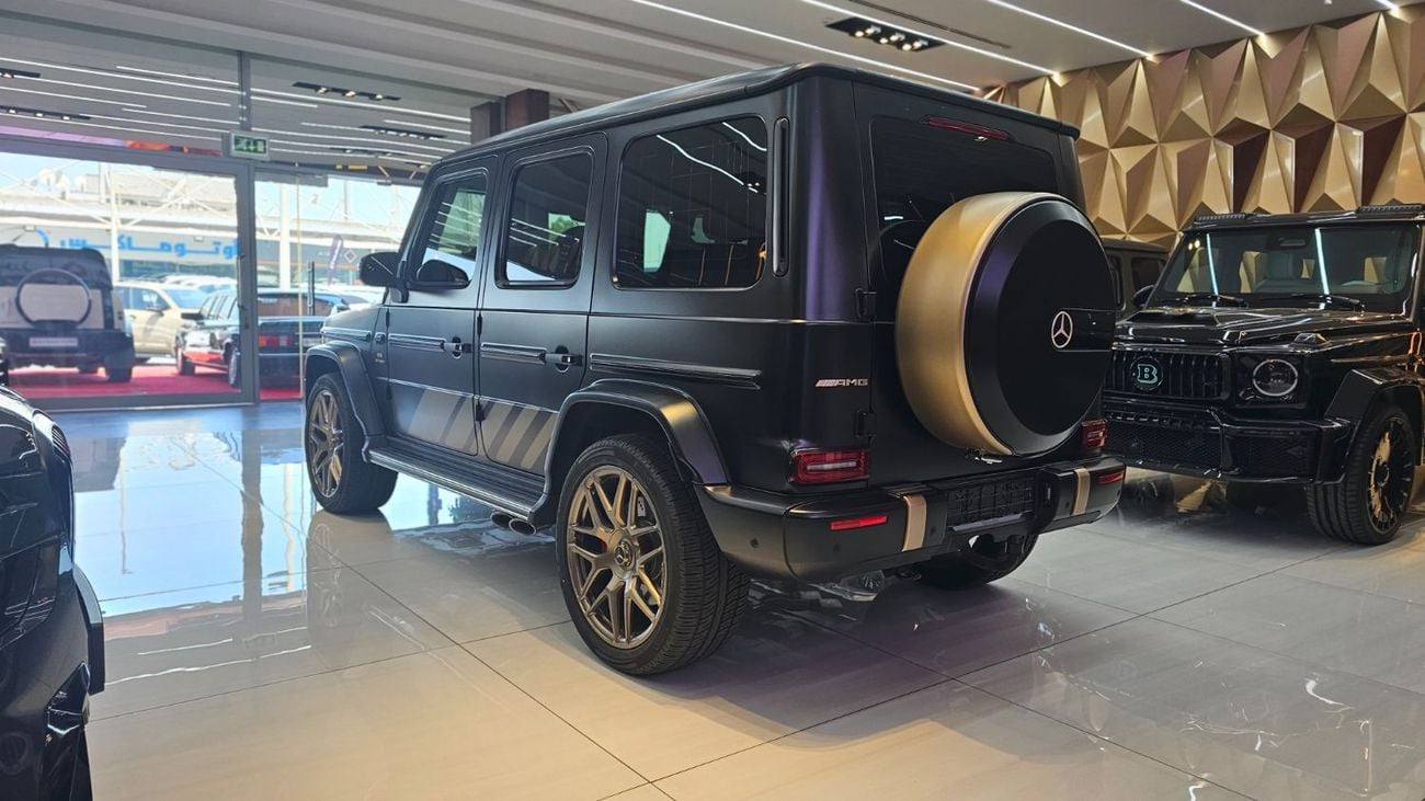 مرسيدس بنز G 63 AMG STD نسخة الجراند اسود مطفي داخلية كاربون فايبر