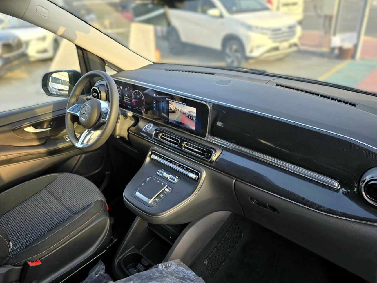 Mercedes-Benz V 300 Mercedes Benz V-Class V300 Style  2.0l Minivan 4*2 5Doors Black Color 2025 Model