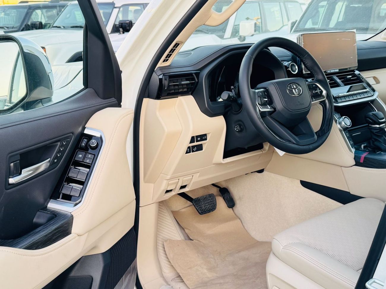 تويوتا لاند كروزر LC300 VXR 3.5L PTR 2026 FULL OPTION