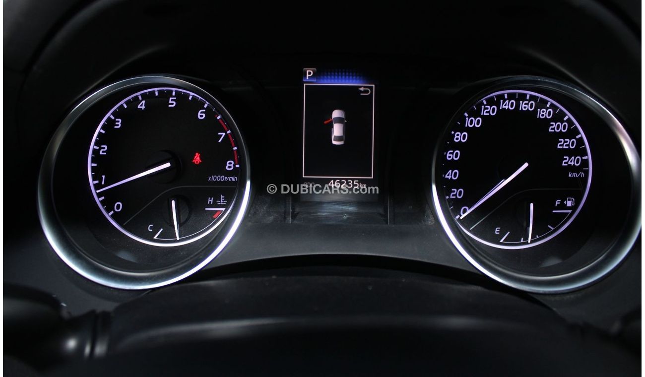 Toyota Camry S Toyota camry 2019 white excellent condition without accident