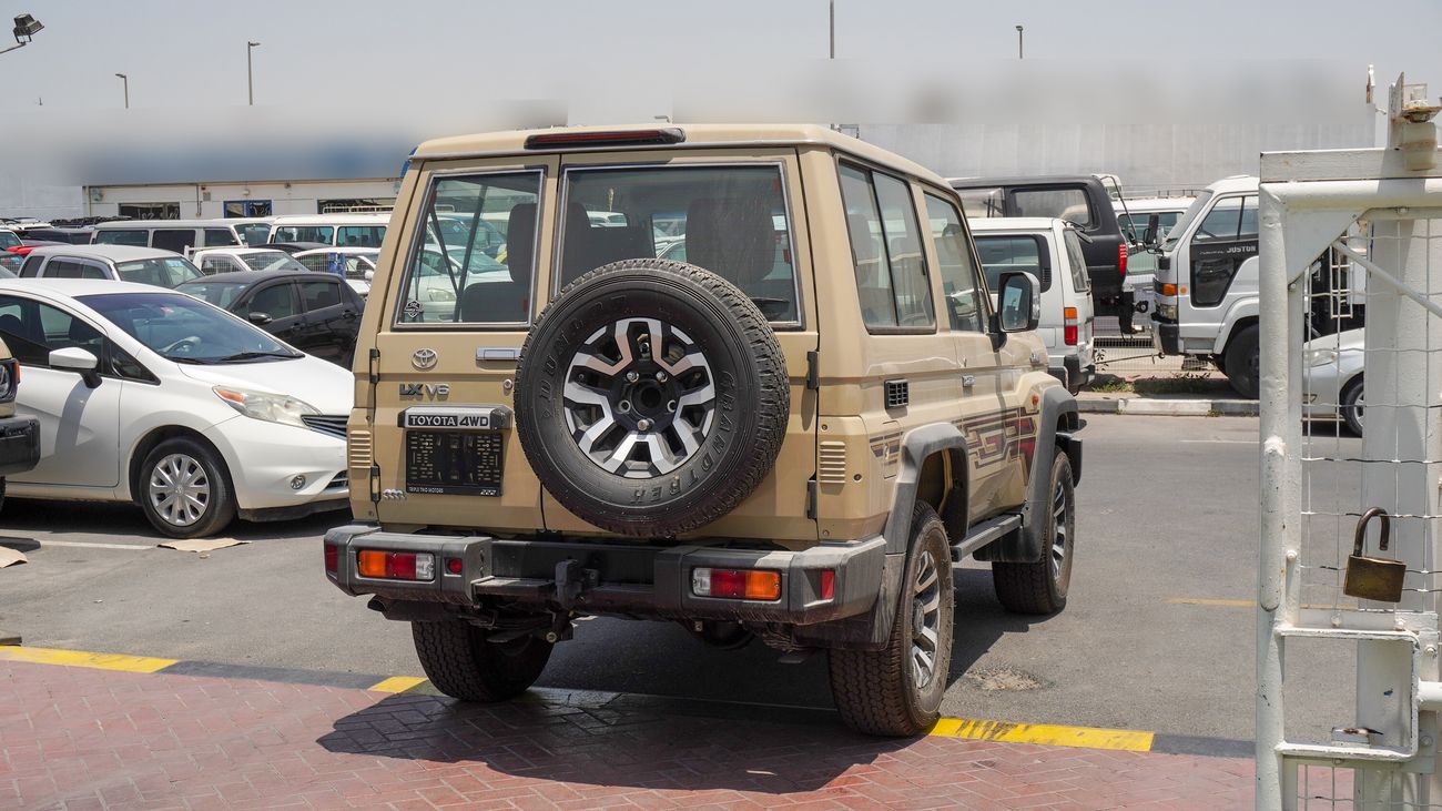 Toyota Land Cruiser 70 LX 4.0L V6 A/T