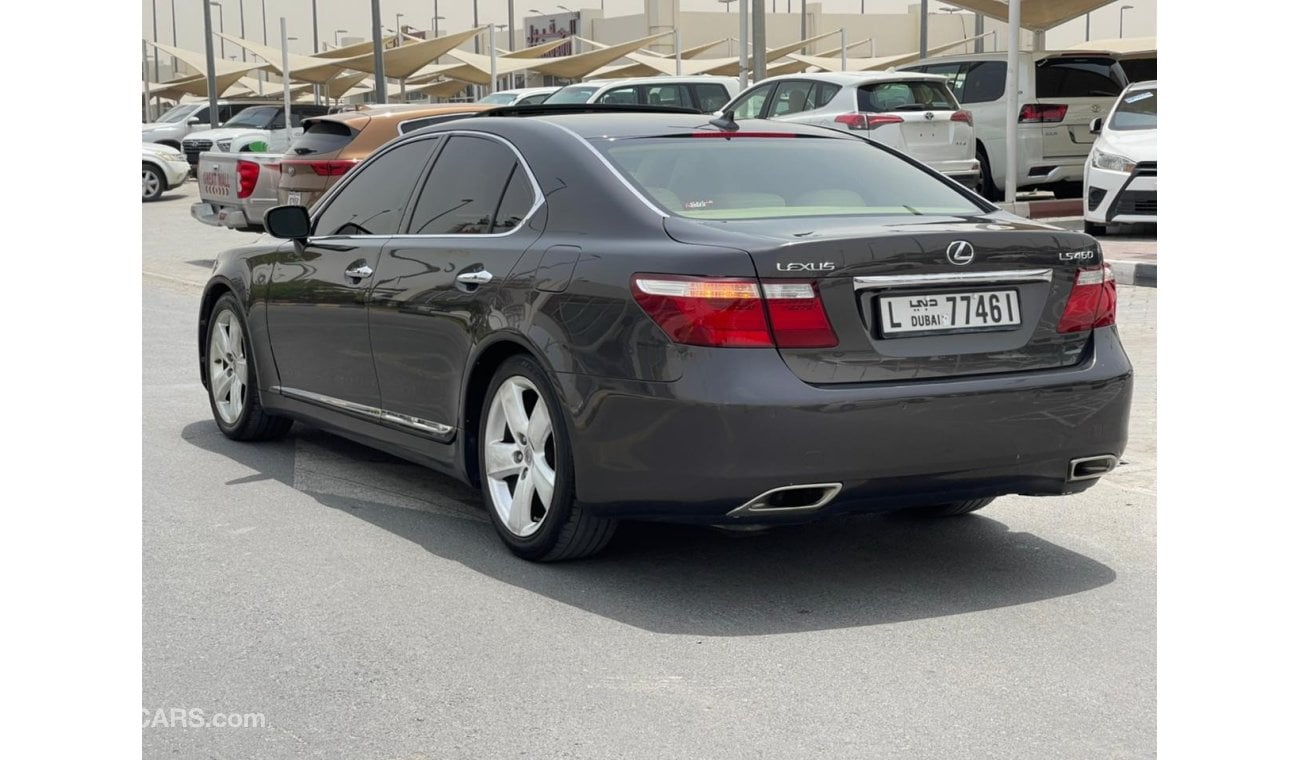 لكزس LS 460 موديل 2008 وارد 8 سلندر ماشية 277000 km