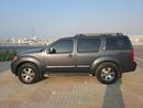 Nissan Pathfinder LE 4.0 V6