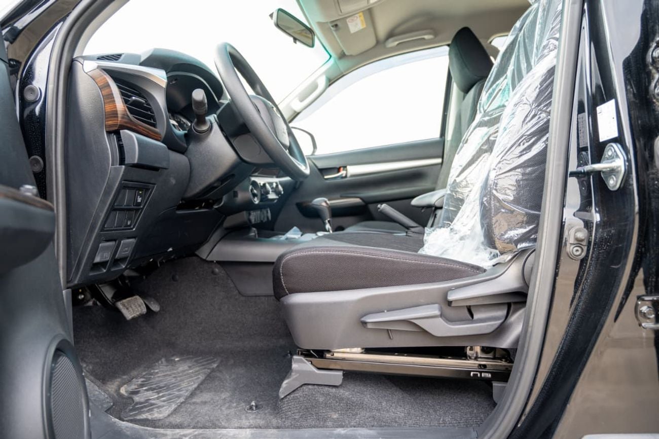 تويوتا هيلوكس SGLX 2.7L 4x4 Double Cabin, Petrol, Full Option Automatic