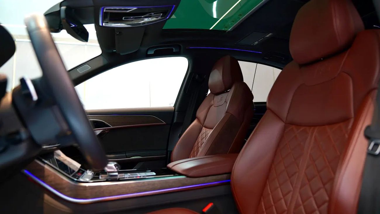 أودي A8 L 55 TFSI quattro 3.0L (335 HP) EXCLUSIVE A8L 55 TFSI V8 || VIP CONSOLE || TOP RANGE || GCC || ACCID