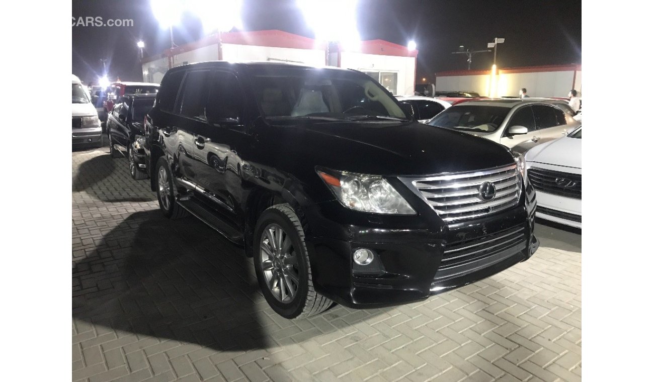 لكزس LX 570 لكزس LX570 رقم 1 بحالة ممتازة 2011