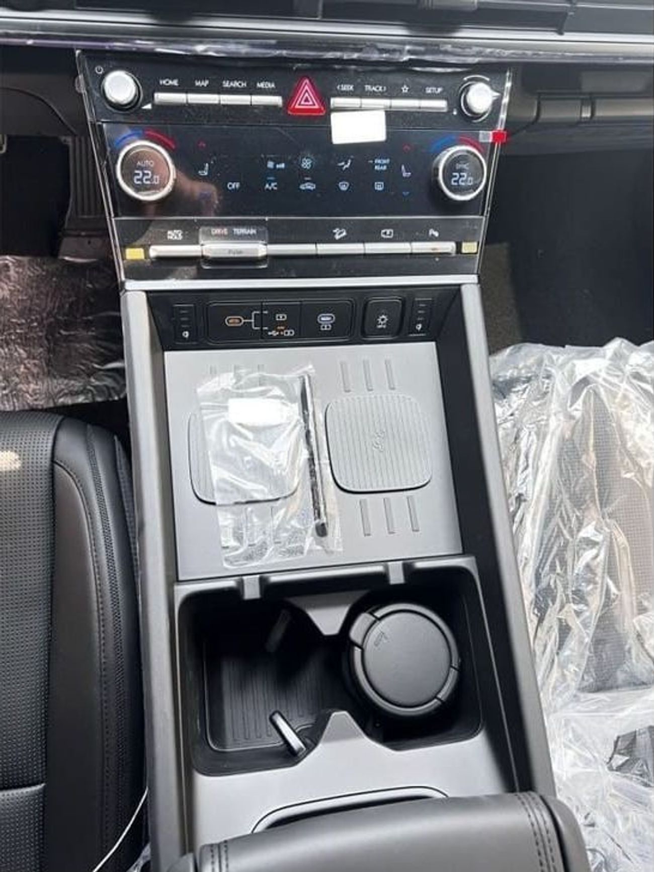 Hyundai Santa Fe Hyundai SantaFe Calligraphy 2.5L Turbo 2024 Model 7 Seats