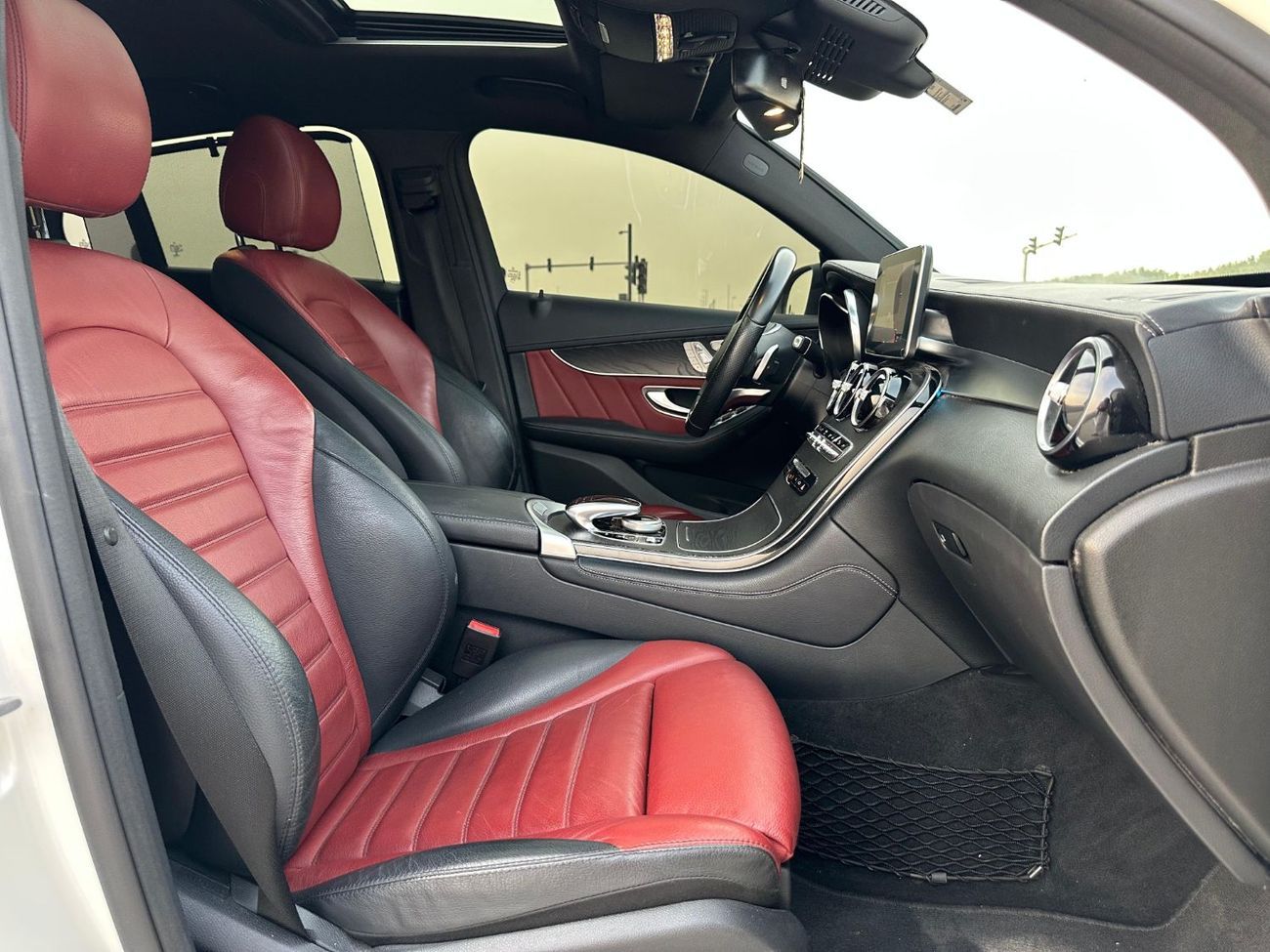 Mercedes-Benz GLC 43 AMG 4MATIC 3.0L (362 HP) MERCEDES GLC-43 2018 GCC ORGINAL PAINT // ACCIDENT FREE // PERFECT CONDITION