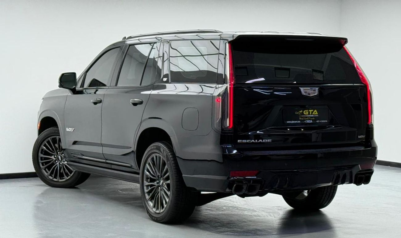 كاديلاك إسكالاد Escalade-V 6.2L 2023 Cadillac Escalade V, 2027 Cadillac Warranty + Service Pack, Very Low Km, 7 Seat