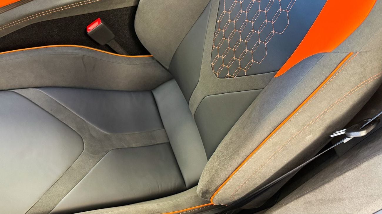 Lamborghini Revuelto Lamborghini Revuelto 2026 - Hybrid Powertrain (First-Ever)