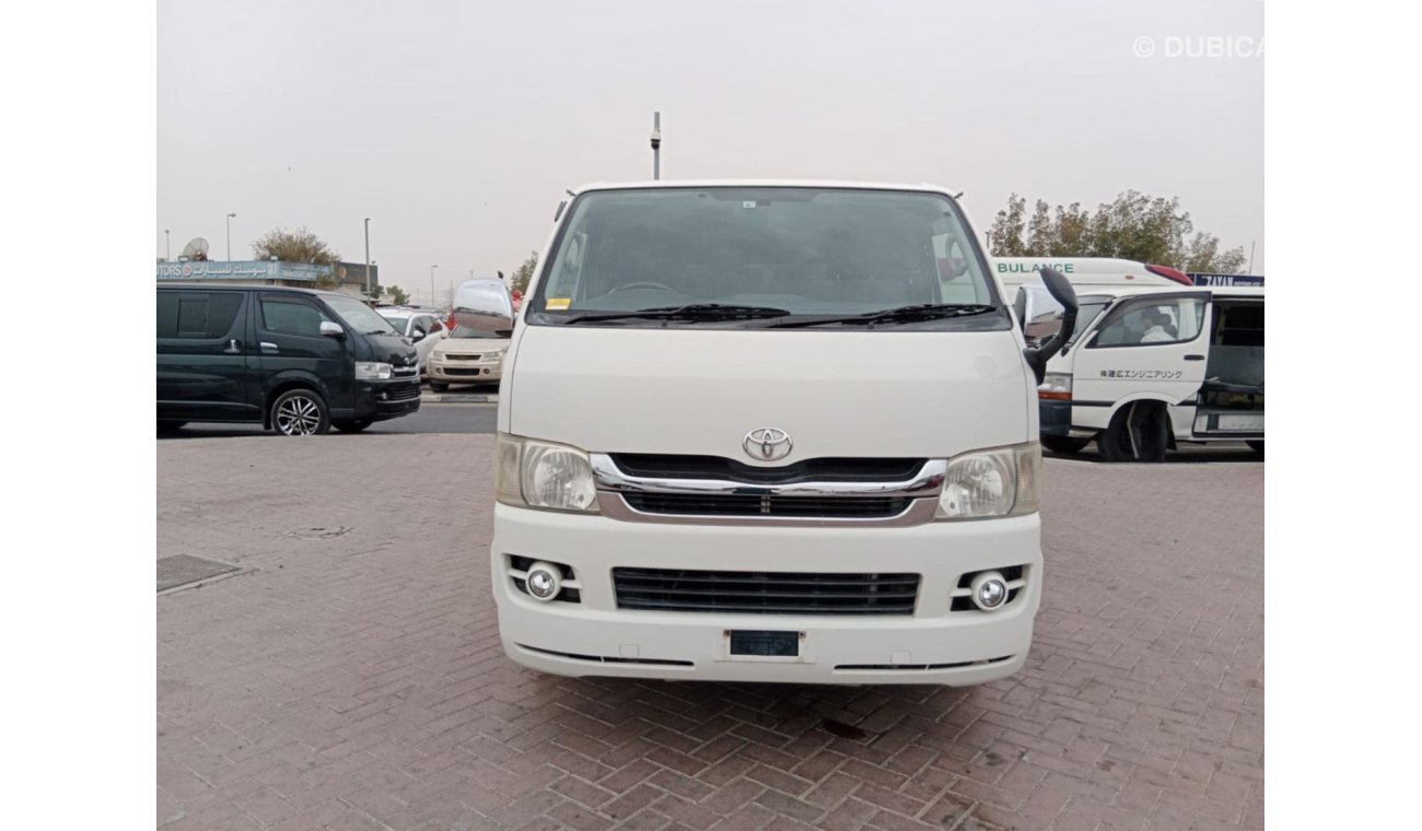 تويوتا هاياس TOYOTA HIACE VAN RIGHT HAND DRIVE (PM1555)