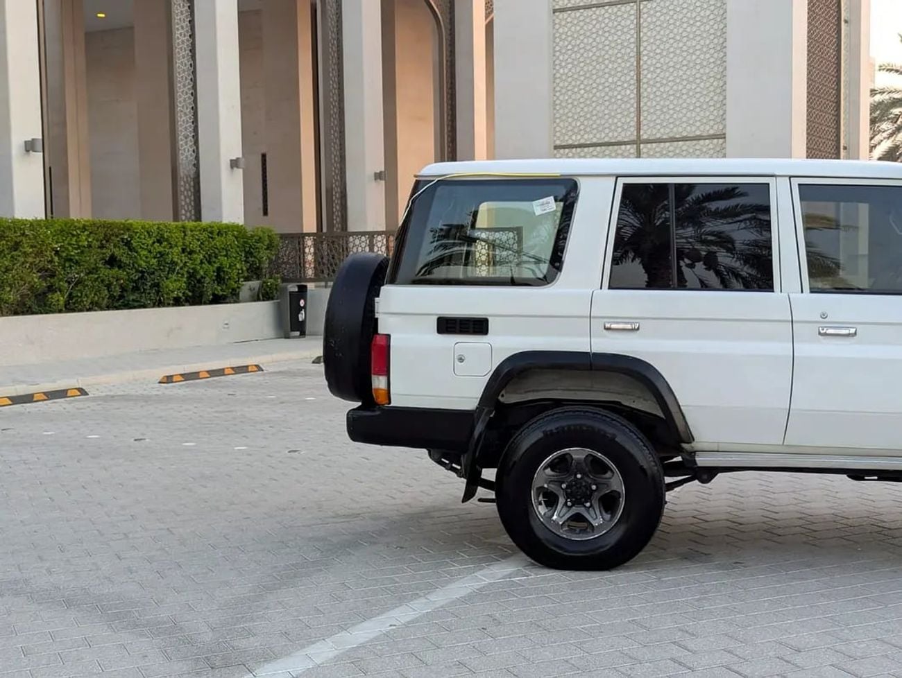 تويوتا لاند كروزر 70 Land Cruiser 76 Series 1VD-FTV 4.5L V8 Turbo-Diesel Excellent Condition