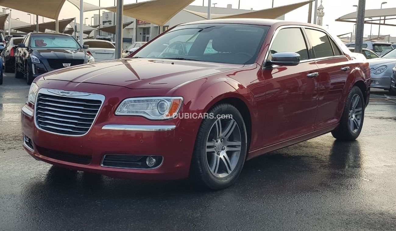 كرايسلر 300C موديل 2012 خليجي  حاله ممتازه من الداخل والخارج مالك واحد من الوكاله تشيكات وكاله 2مفتاح