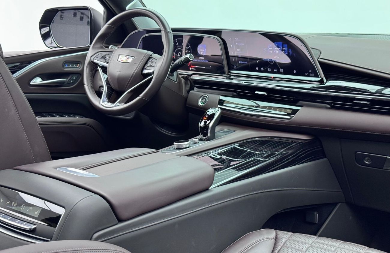 كاديلاك إسكالاد Escalade-V 6.2L 2023 Cadillac Escalade V, 2027 Cadillac Warranty + Service Contract,GCC