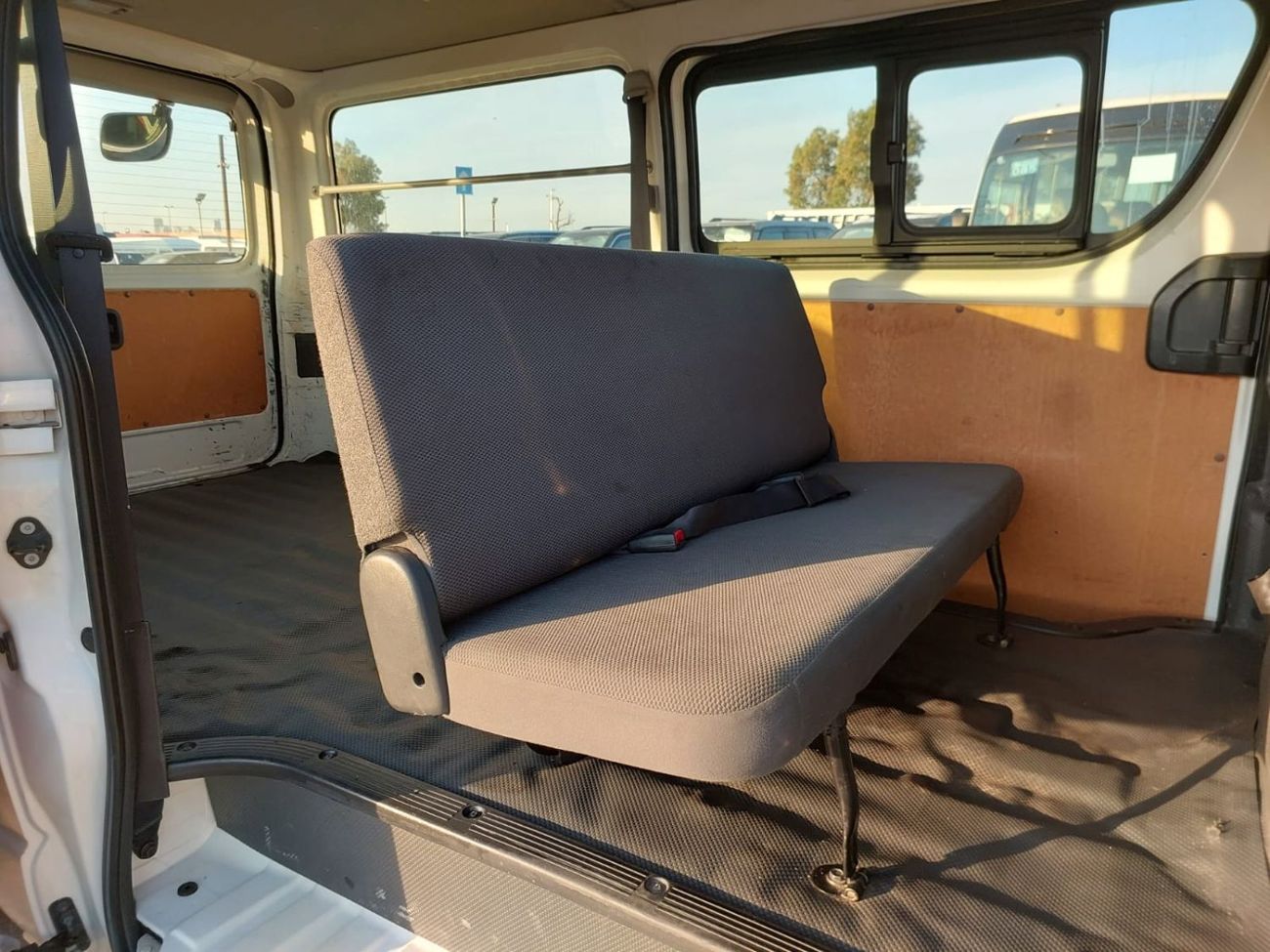 تويوتا هاياس TOYOTA HIACE VAN RHD 2015 MODEL 3.0 L DIESEL MANUAL(PM96484)