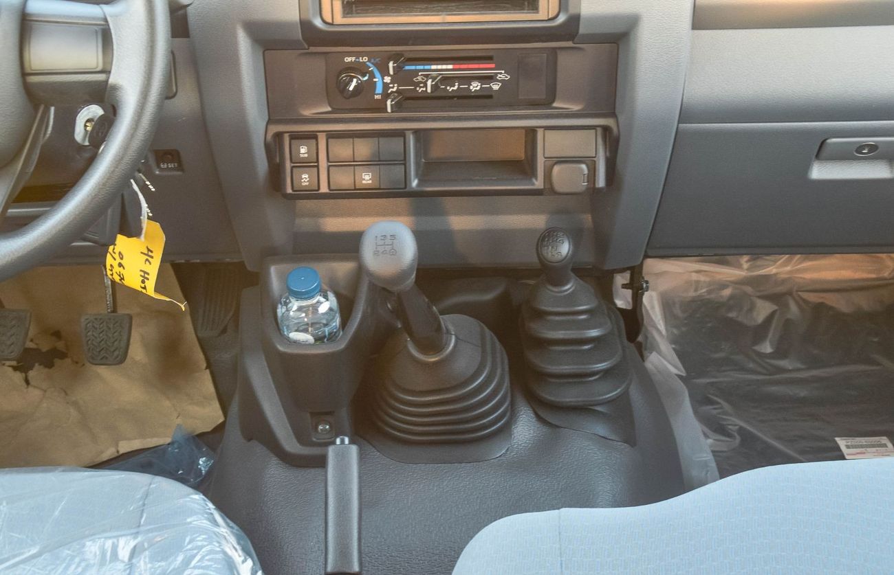 تويوتا لاند كروزر 70 TOYOTA LAND CRUISER 78 4.0L 4WD MT 3DOOR SUV 2025
