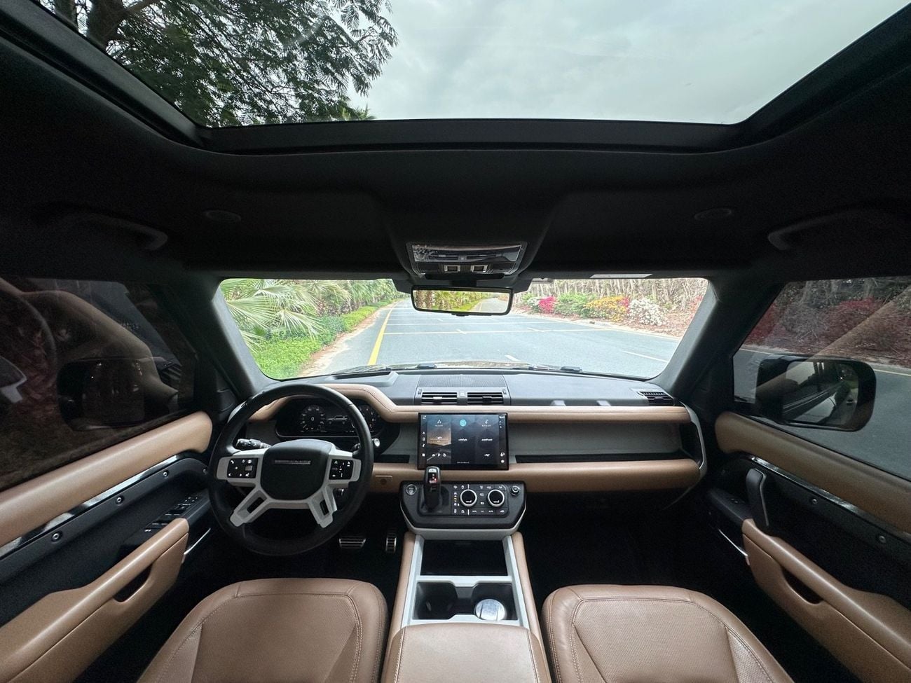 Land Rover Defender P400 110 X-Dynamic HSE 3.0L (5 Seater) | 2025 | GCC Specs | V6 400 HP | Perfect Condition | Full Ser