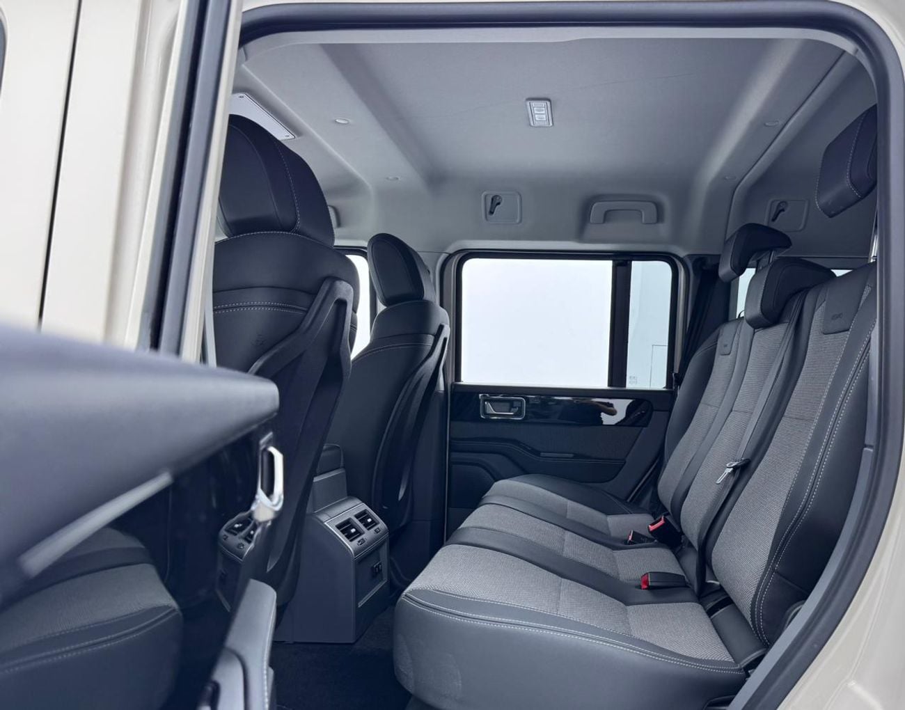 INEOS Grenadier STD 2024 INEOS Grenadier, 2029 INEOS Warranty, INEOS Service History, Excellent Condition, GCC