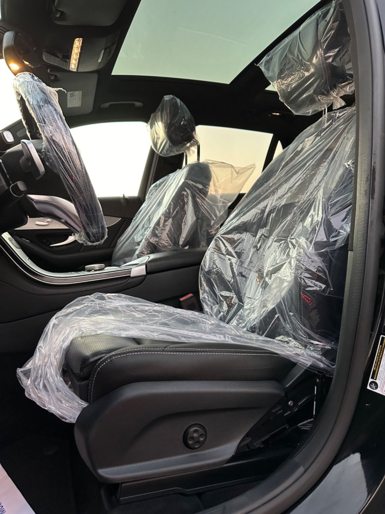 مرسيدس بنز GLC 300 Premium 2.0L