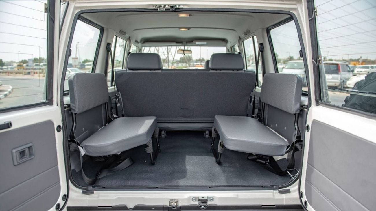 تويوتا لاند كروزر 70 (RHD) Toyota Land Cruiser 76 DC 4.2D Power Window MT MY2023 – White