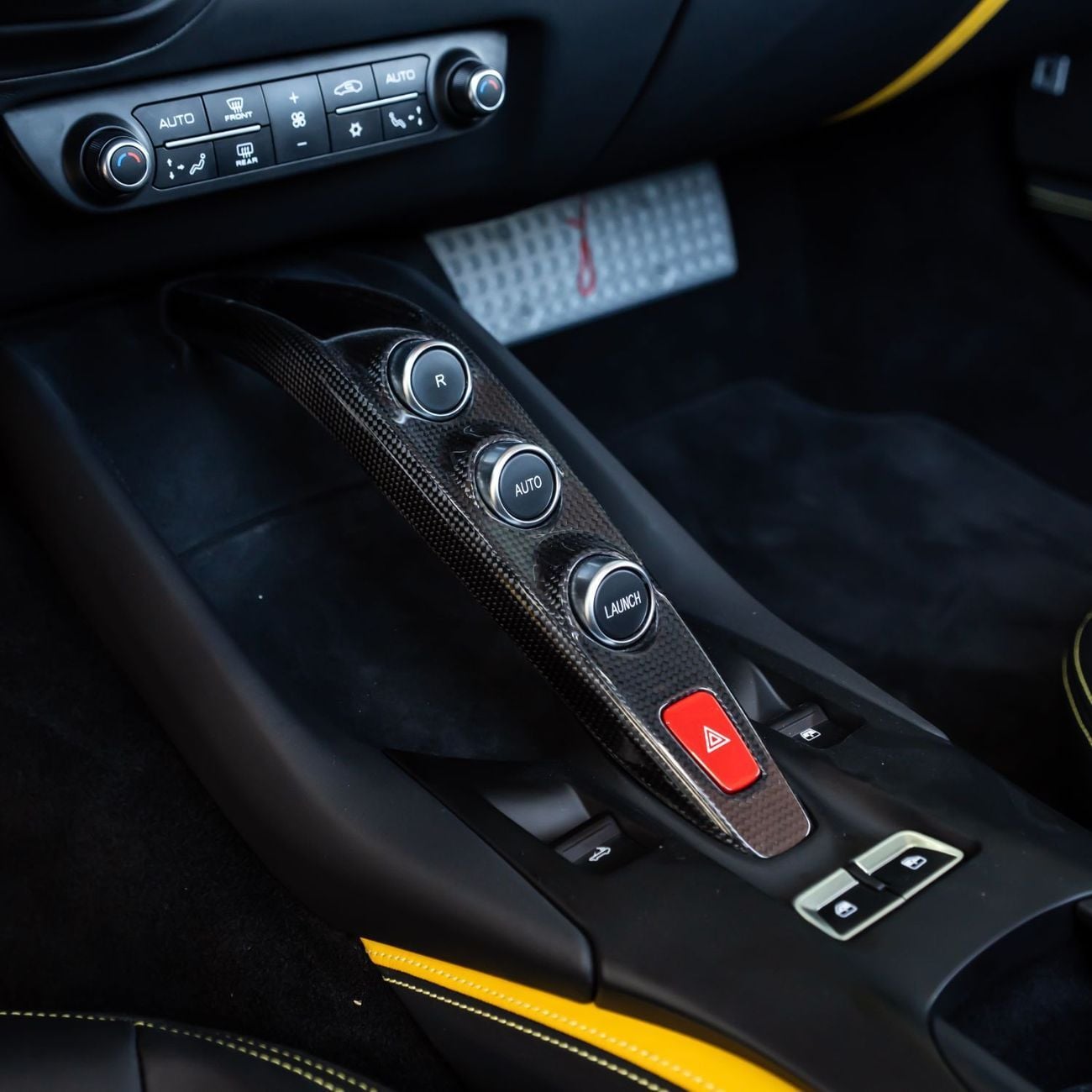 فيراري 812 GTS GTS 2022 FERRARI 812 (FULL CARBON BODY) DONE ONLY 3000KM