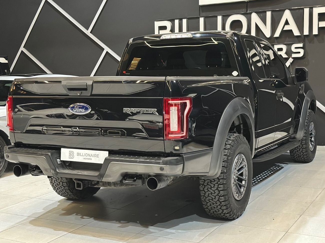 فورد إف-150 رابتور FORD RAPTOR F-150 V6T CABIN & HALF | GCC | 2019 | FULL SERVICE HISTORY IN AL-FUTTAIM