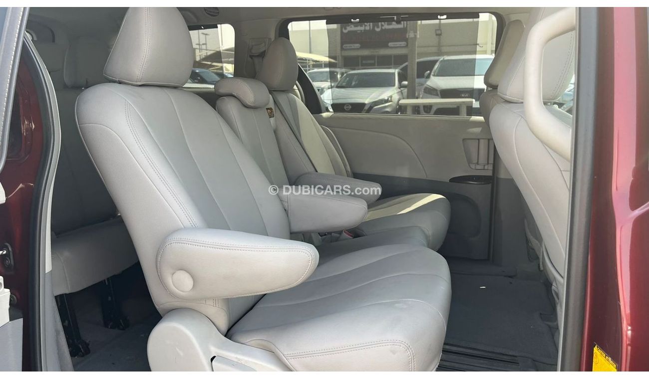 تويوتا سيينا full option