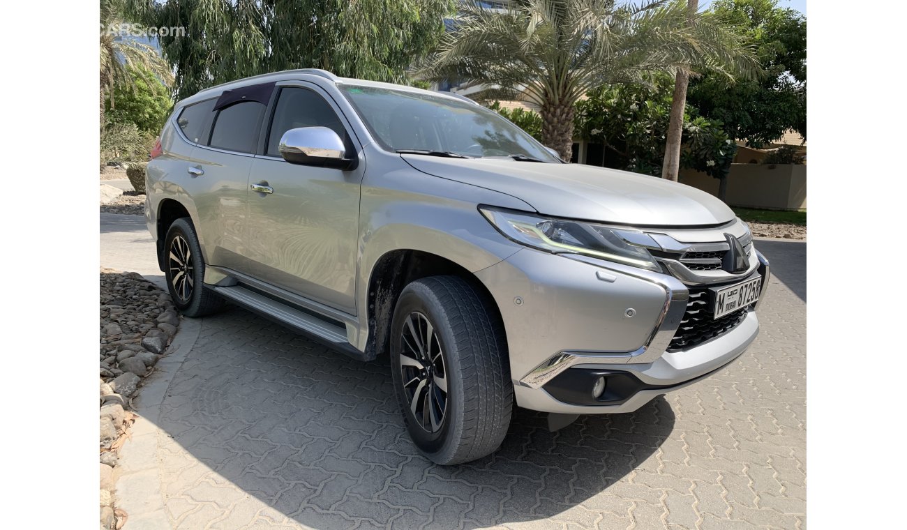 Mitsubishi Montero TOP SPEC - GLS Premium