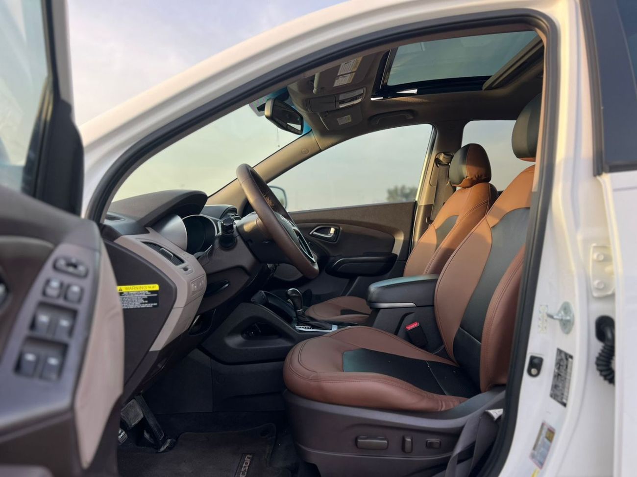 هيونداي توسون  2014 Hyundai Tucson 2.4L V4 - Rear Camera - panoramic sunroof - Leather Seats